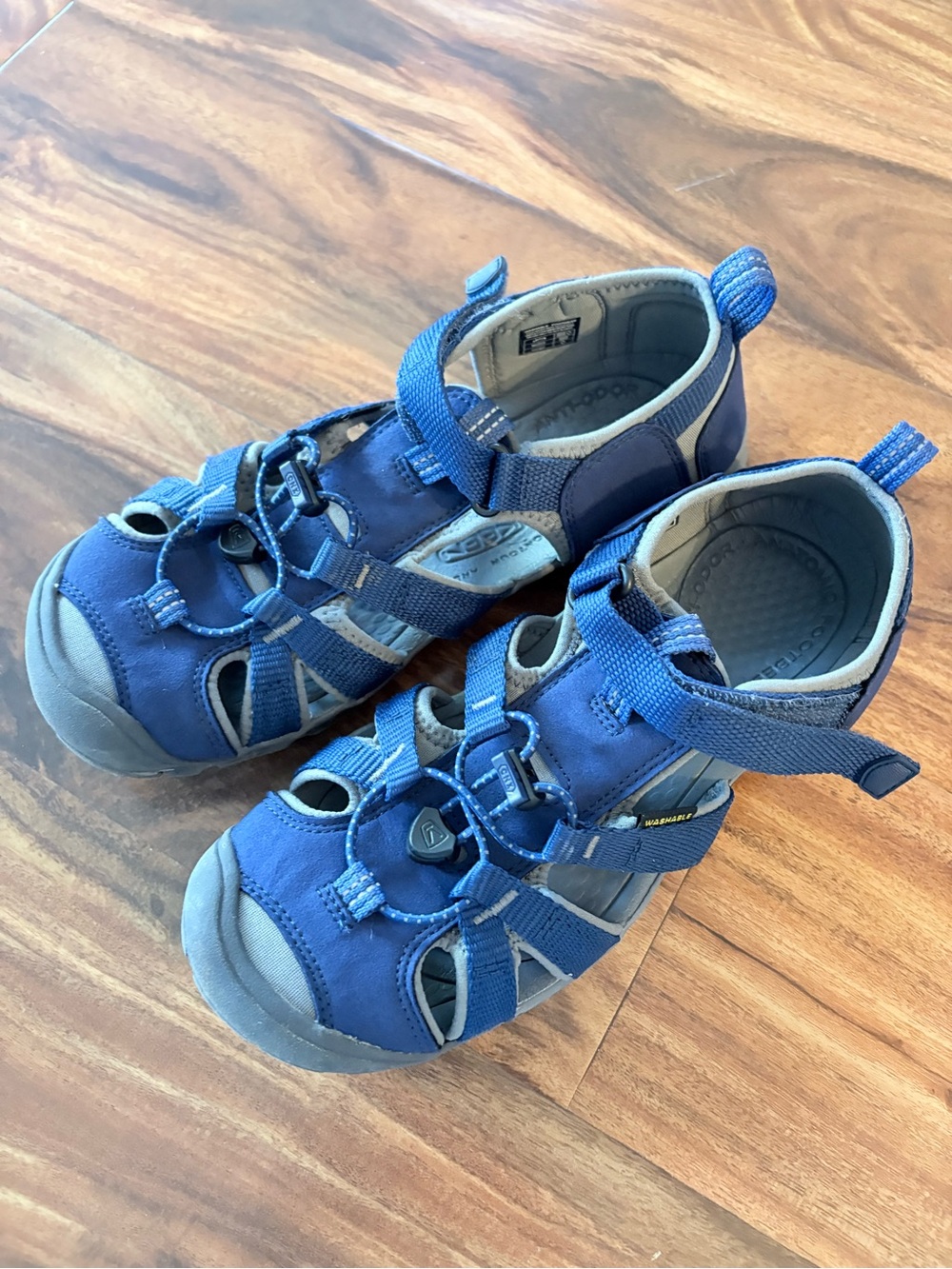 Keen Keens Big Kids Navy Blue Unisex Classic Sandals Shoes 5 US Like New Boys